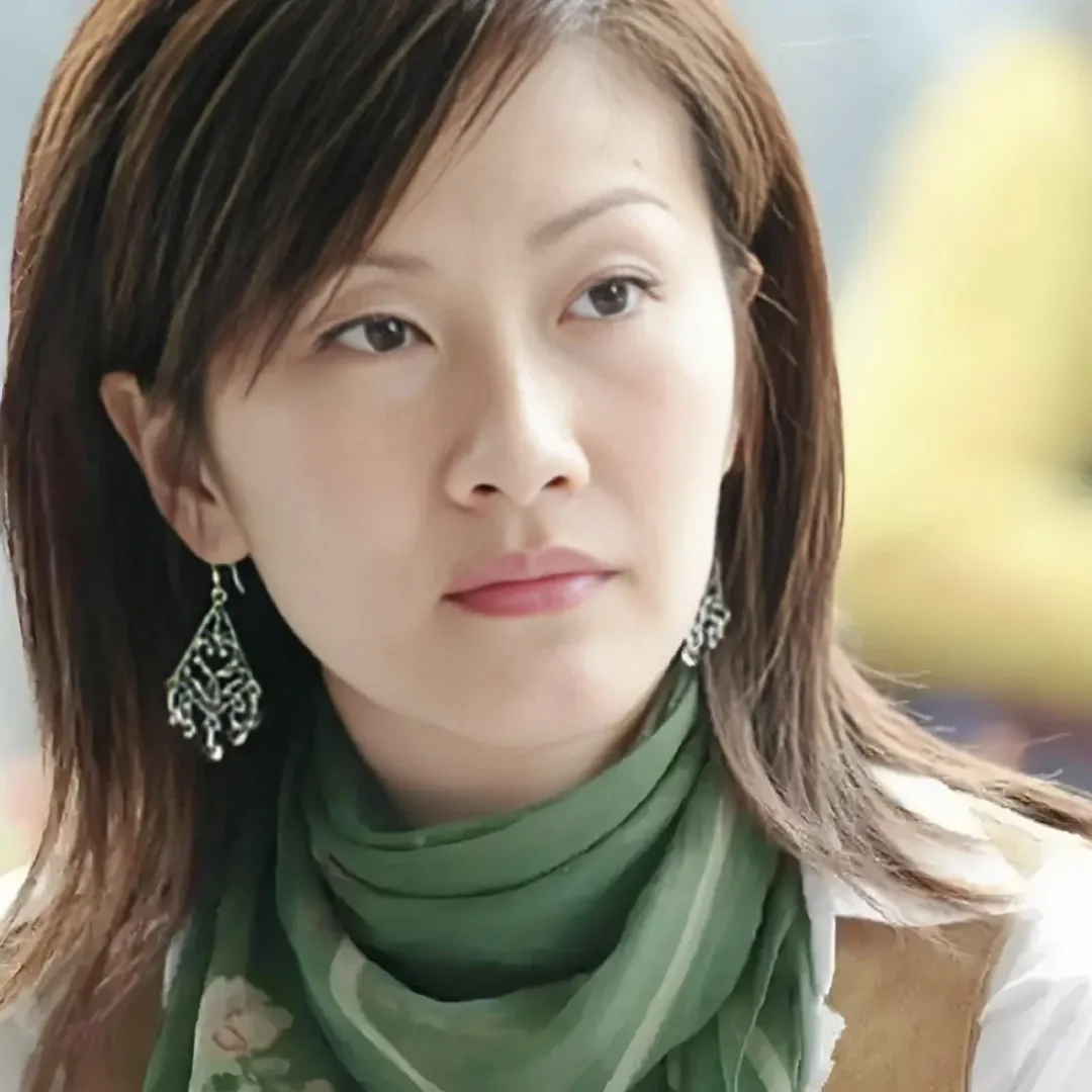 前TVB花旦陳慧珊淡出娛圈多年開設網上英文課程復出？！自小美國成長擁博士級學歷轉戰教育界！