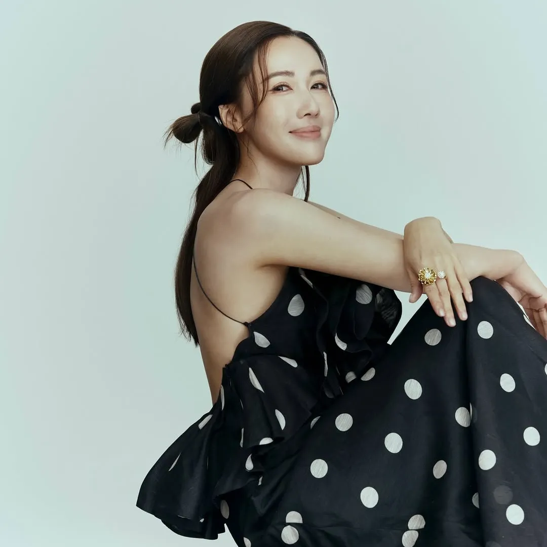 44歲女星李施嬅極罕公開素顏！臉上有瑕疵依然獲讚！曾挑戰8星期茹素揭驚人身體變化！