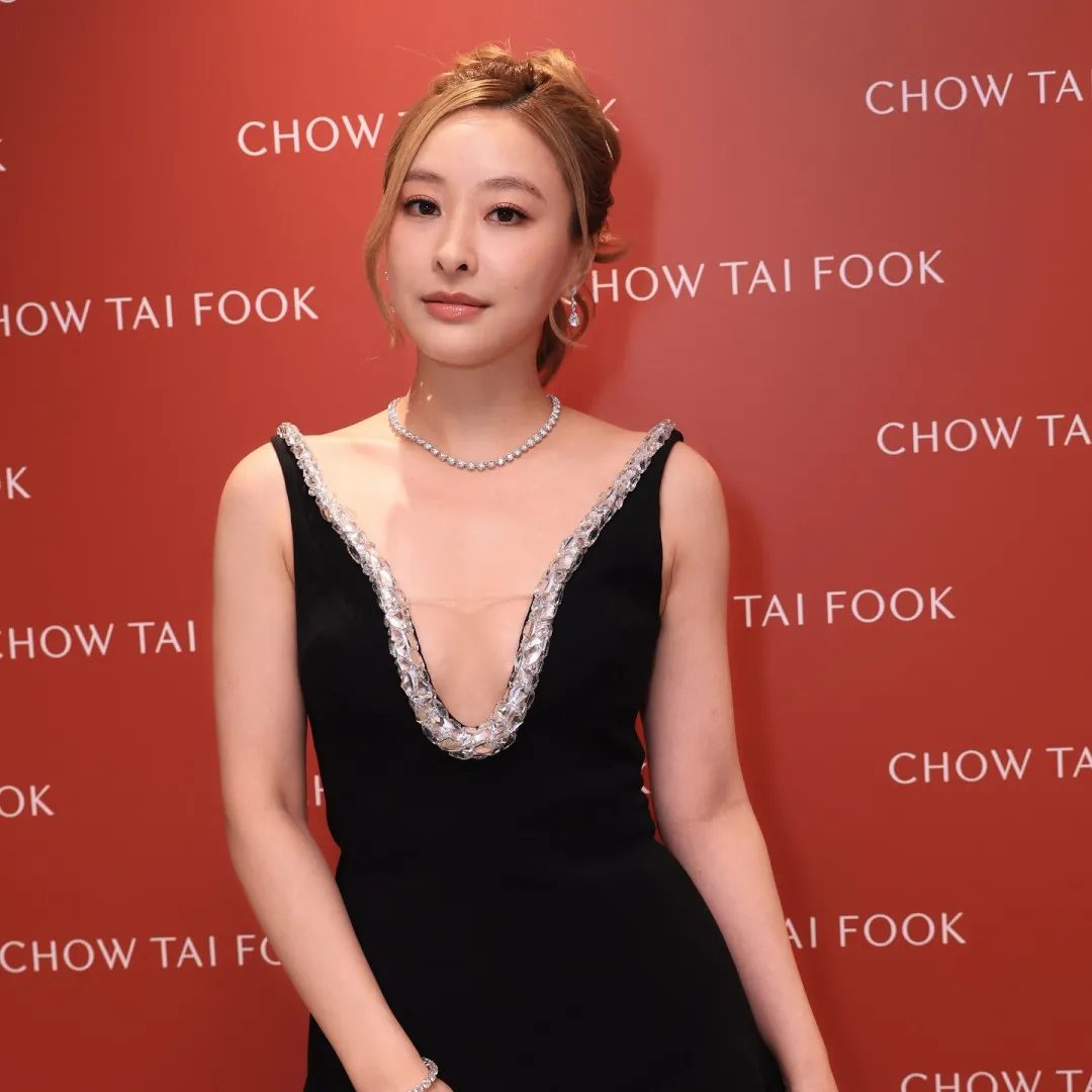 陳瀅瘦身成功近照拋胸現身極性感 減肥只差5磅瘦回身形最巔峰