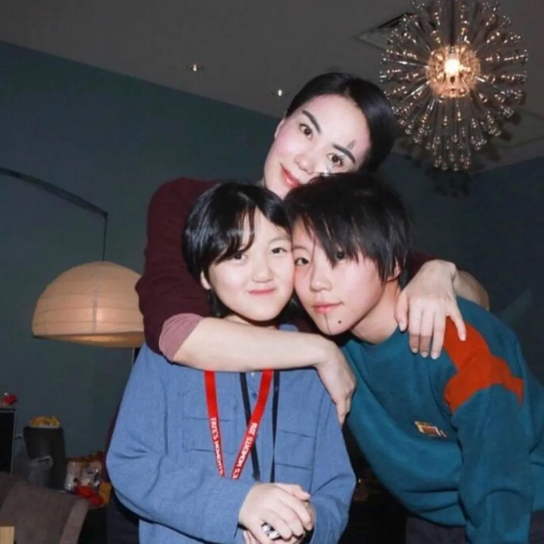 竇靖童最新近照曝光「神複製」媽媽王菲神韻 網民驚嘆：眼神氣質都一模一樣