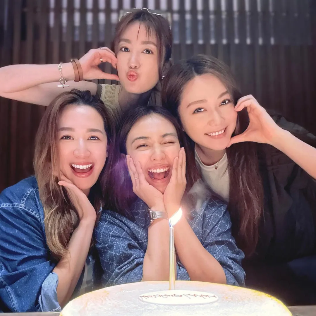 朱千雪閨蜜合體慶祝生日！姐妹情深大唱生日歌！網民激讚凍齡美貌︰越大越靚