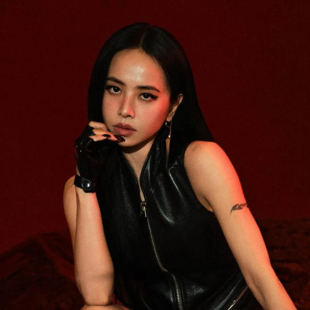 蔡依林澄清與彭于晏「復合6年」傳聞！與LE SSERAFIM互相跳cover？！