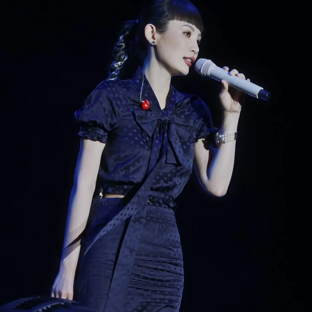 台灣歌手魏如萱疑介入網紅若盈戀情！三年前離婚後與小21歲Ian姐弟戀