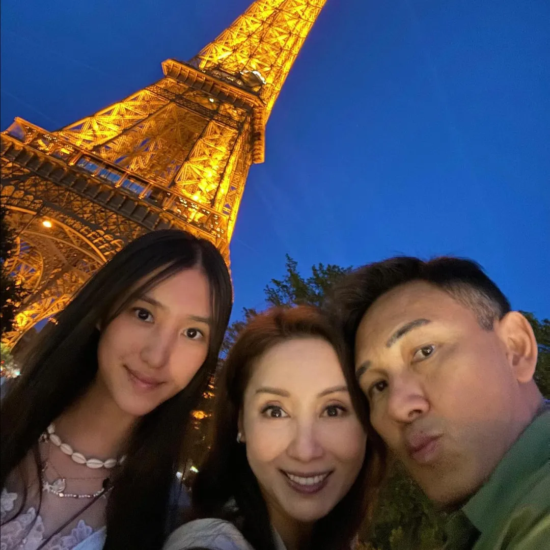 郭可盈一家三口幸福歐遊豪買名牌！奢侈消費力惹網民羨幕︰貧窮限制想像