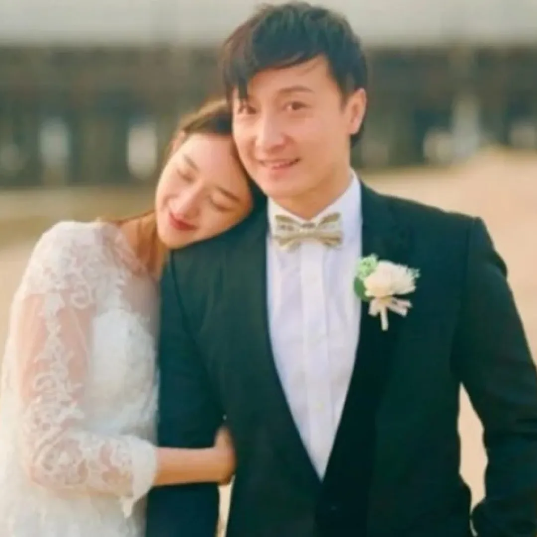 方力申老婆葉萱出韓文自傳慘遭網友惡意留言！變態錄音遭外洩致情緒崩潰？！