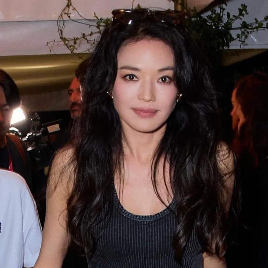 舒淇現身威尼斯影展凍齡膚況驚艷！ 首部執導電影與梁朝偉競爭獎項！