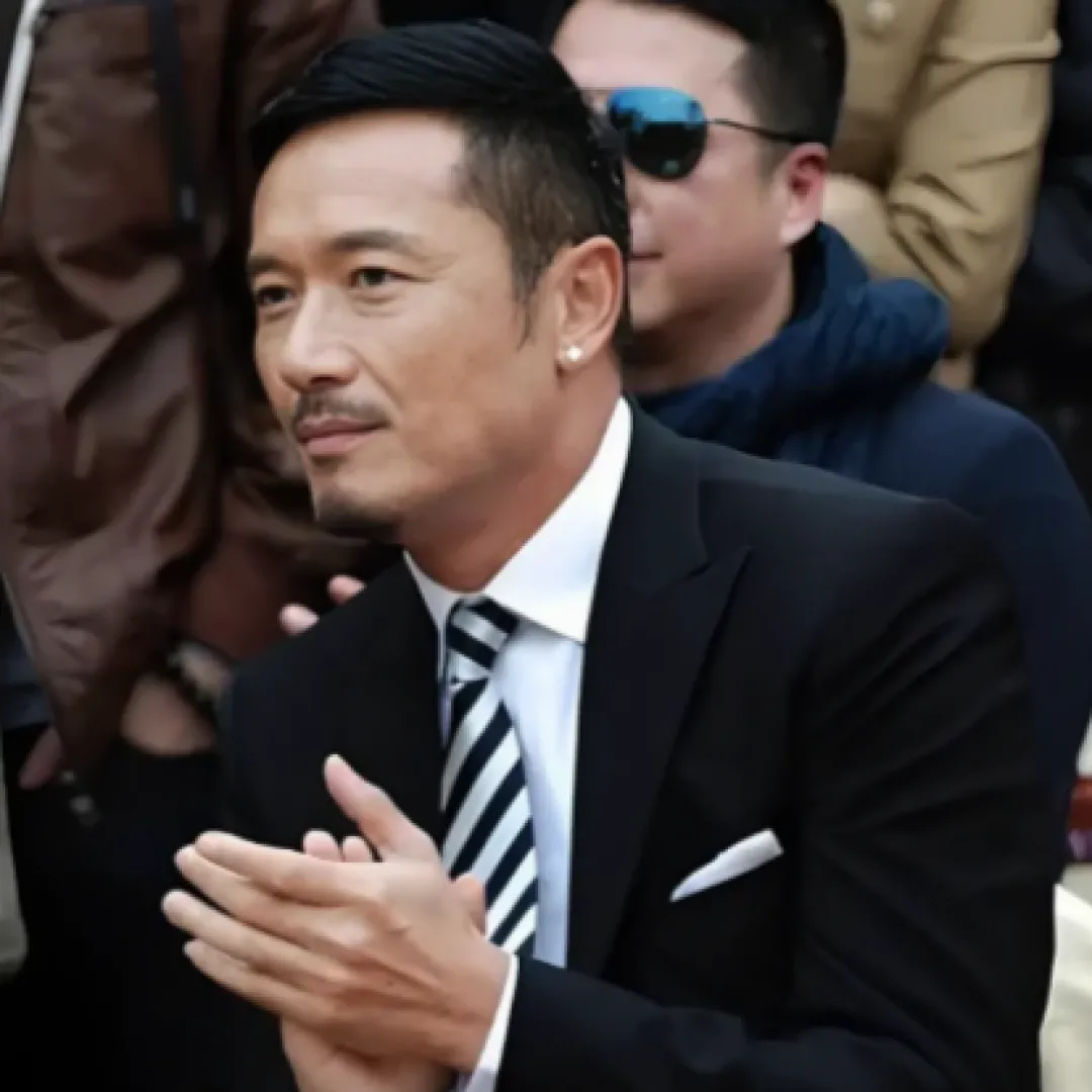 67歲苗僑偉生圖曝光真實體格震驚網民！運動後被偶遇直言：根本吃了防腐劑！