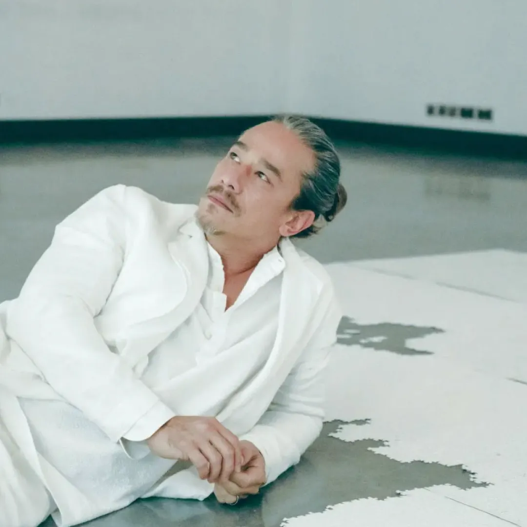 混血靚仔星二代吳嘉龍生圖曝光！昔日男神滿頭白髮！滄桑外貌被指顏值下滑！