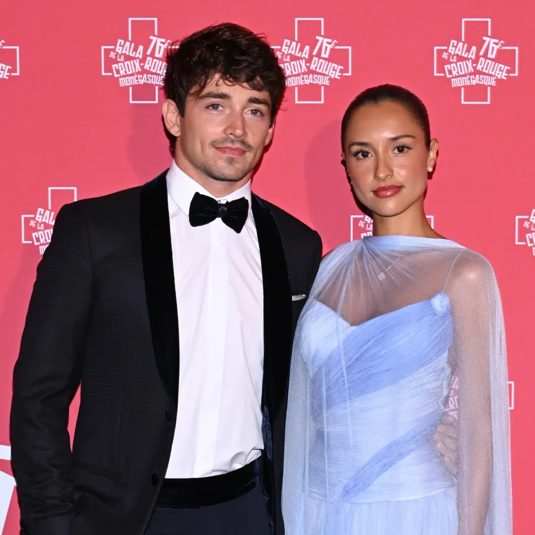 Charles Leclerc婚禮照片遭瘋傳 F1男神現身哥哥婚禮獲封「最帥伴郎」