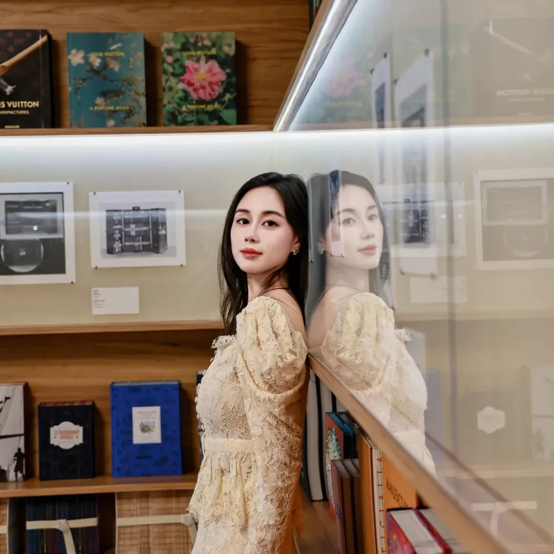 千億名媛何超欣晒天價愛馬仕現身電影展！學霸千金傳坐擁7億身家或有意跨界電影？