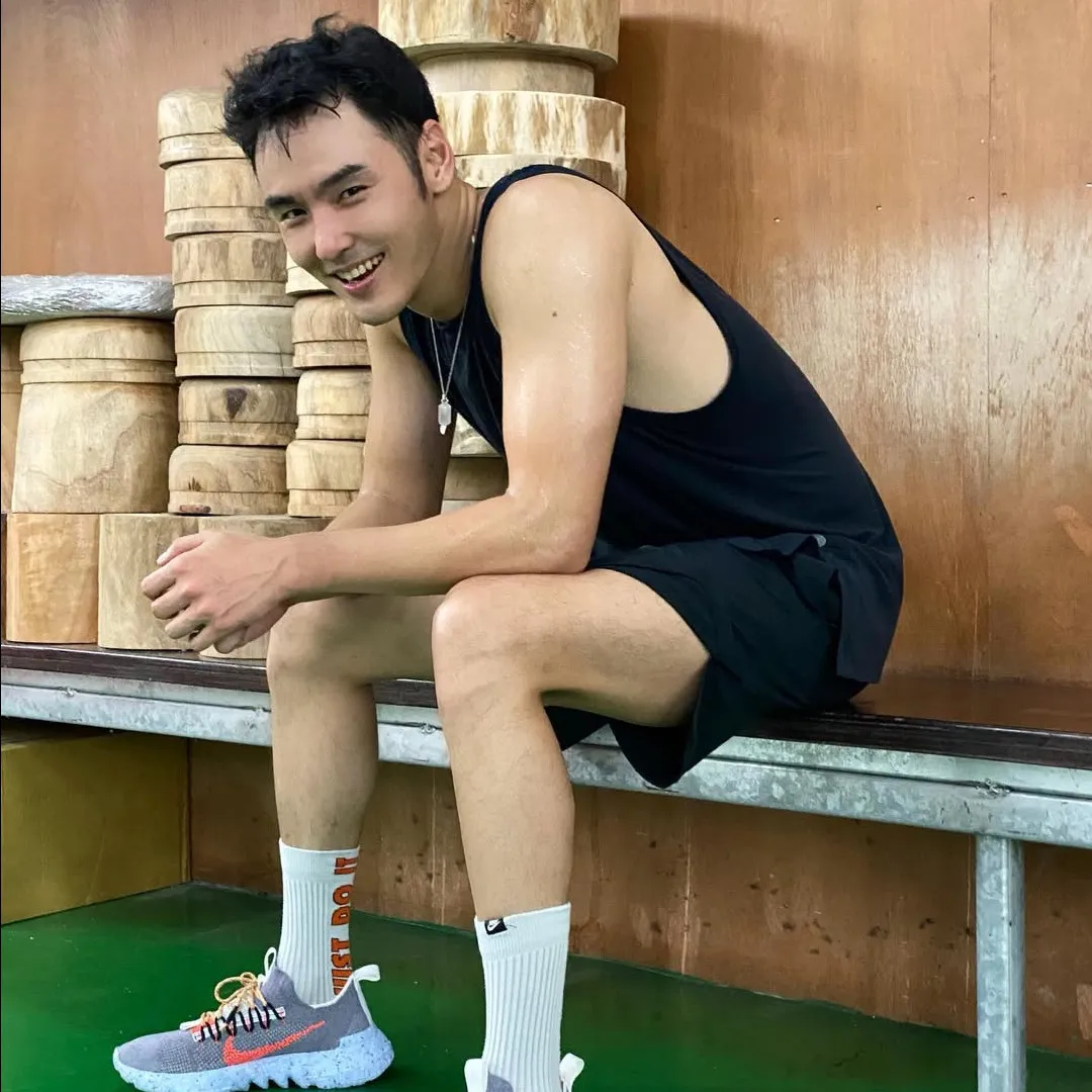 42歲影帝疑秘戀細20年富家千金！經理人低調回應！入行緋聞不斷女友遍布亞洲！