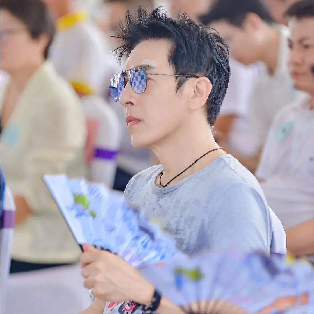 前一線小生呂頌賢被偶遇憔悴一面曝光！曾昏迷留醫2星期！網民質疑大病與一習慣相關！