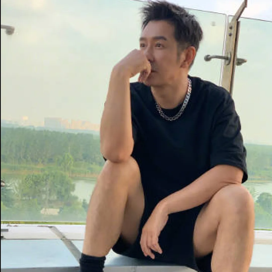 前TVB一線小生陳浩民生圖衰老被指似阿伯！網民質疑醫美過度致容貌大變！