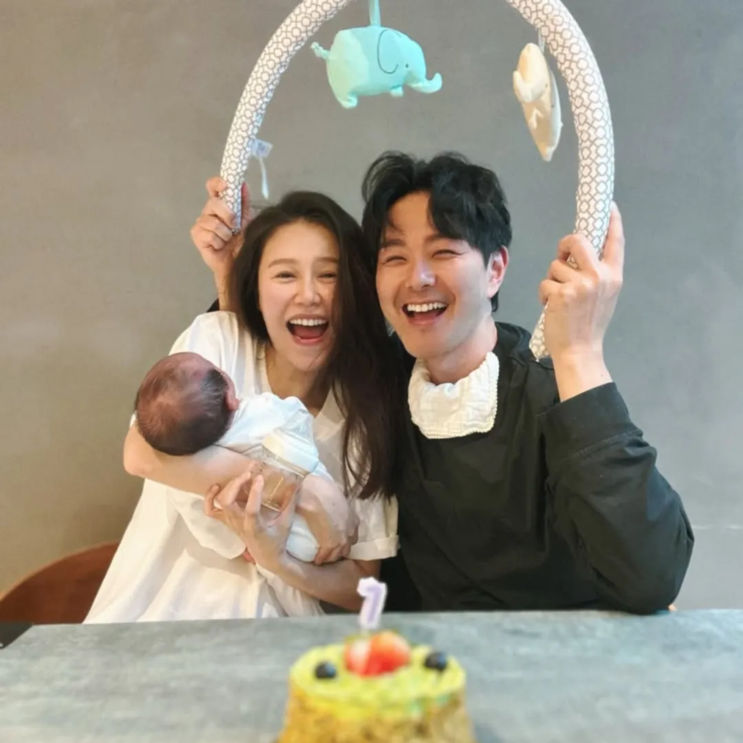 黃翠如獨立屋豪宅曝光 為仔仔大改造客廳成BB遊樂場！晒超真實一家三口全家福！