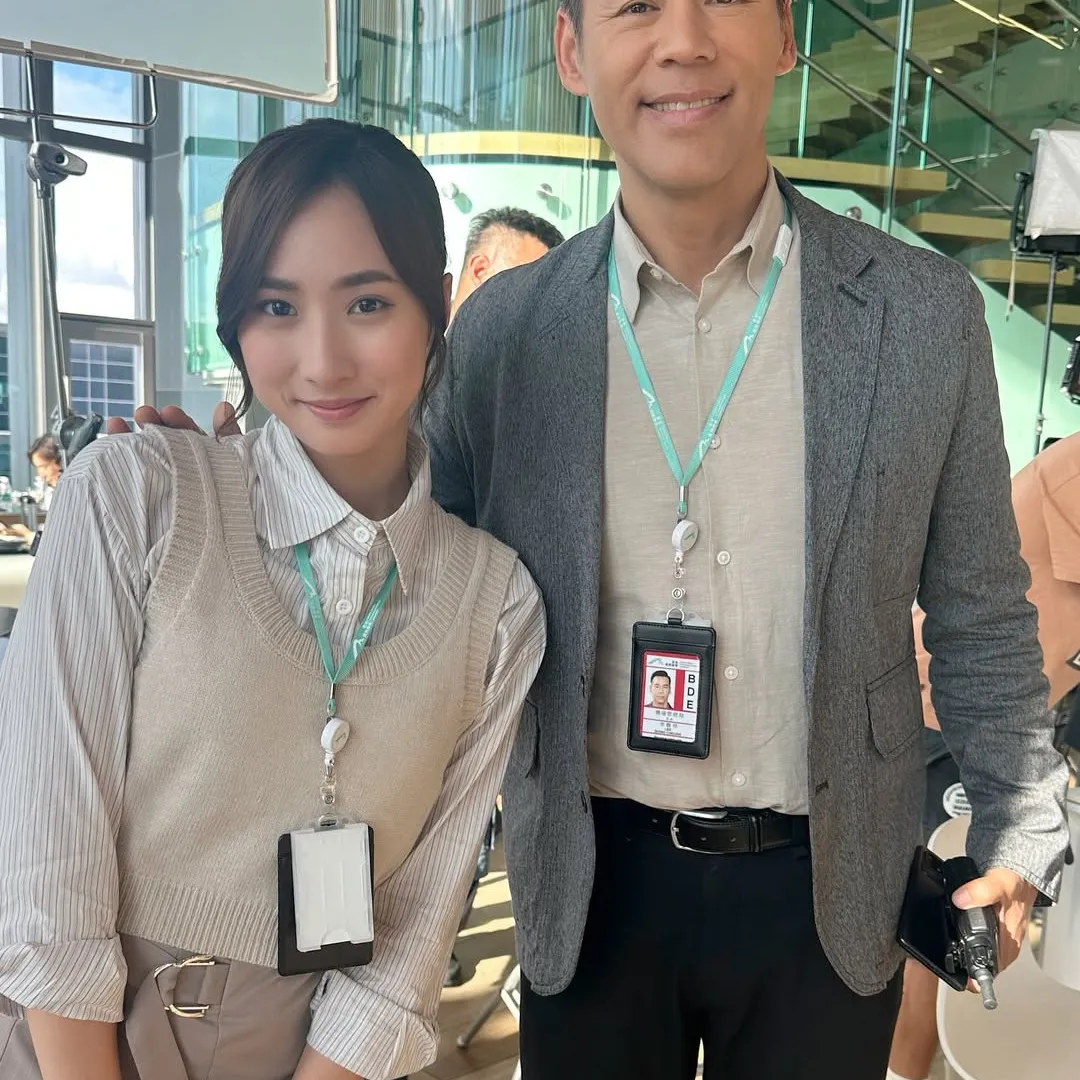 鍾柔美徐榮合拍新劇公開10年前合照！由小靚到大再一次證實天生美人胚子！