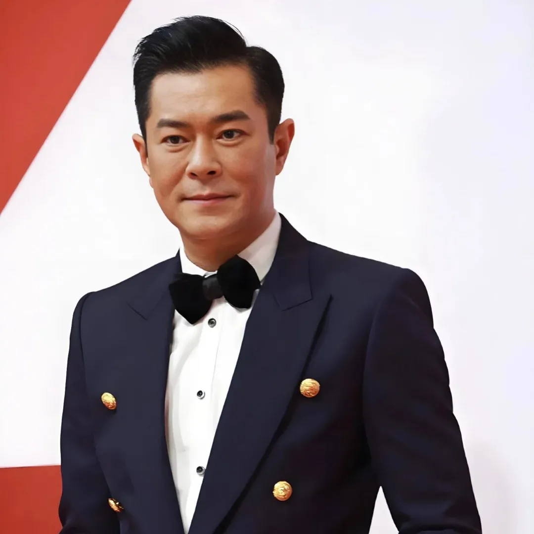 55歲影帝古天樂現身賽車場對粉絲有求必應超親民！濃密黑髮狀態大勇獲讚年輕20年！