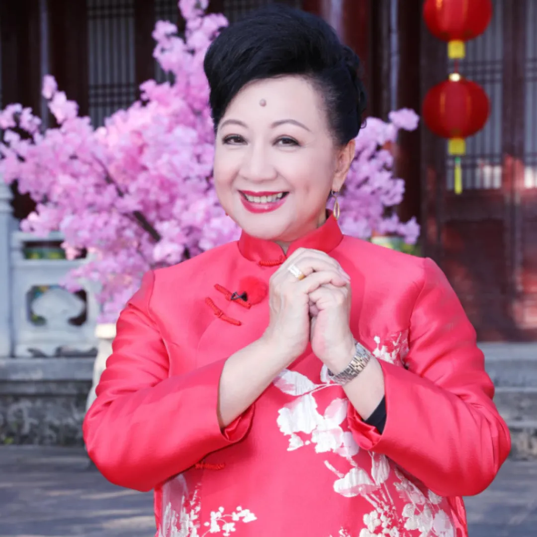 圈中億萬富婆薛家燕出行搭地鐵極致貼地！ 熱愛買磚頭做樓后傳擁至少9個物業！