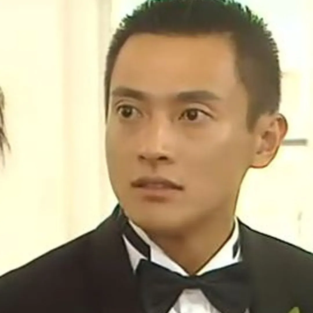 魏駿傑15歲囡囡長相極罕曝光！九頭身超模比例獲網民激讚！