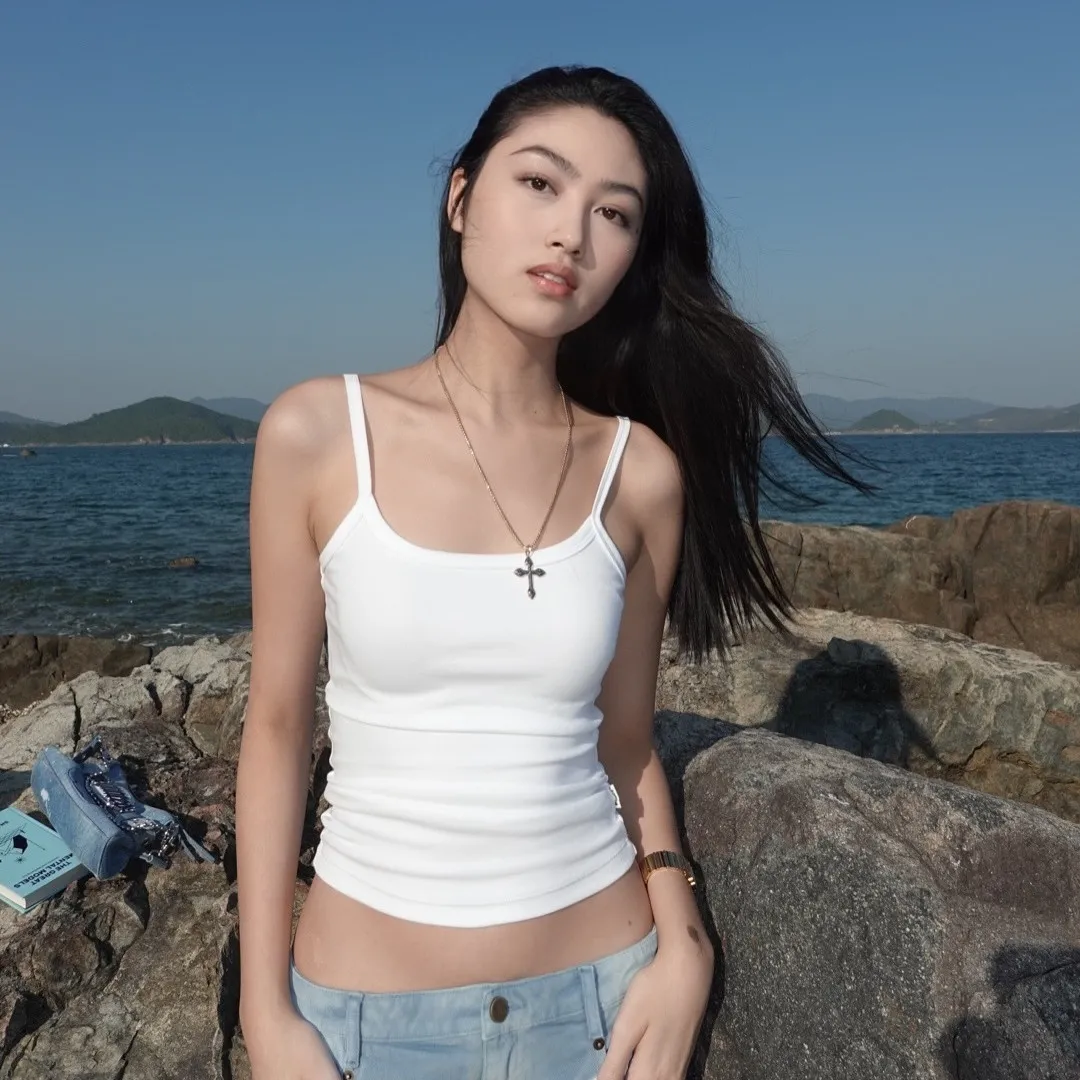 「最美星二代」現身婚禮晒自家製禮服  年僅21歲模特兒般9頭身材獲激讚！