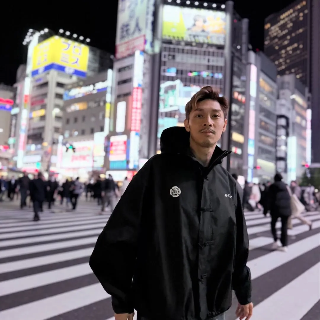 「樂壇富二代」關楚耀失勢拍戲只剩一句對白？！曾因貪玩事業一度停擺形象插水