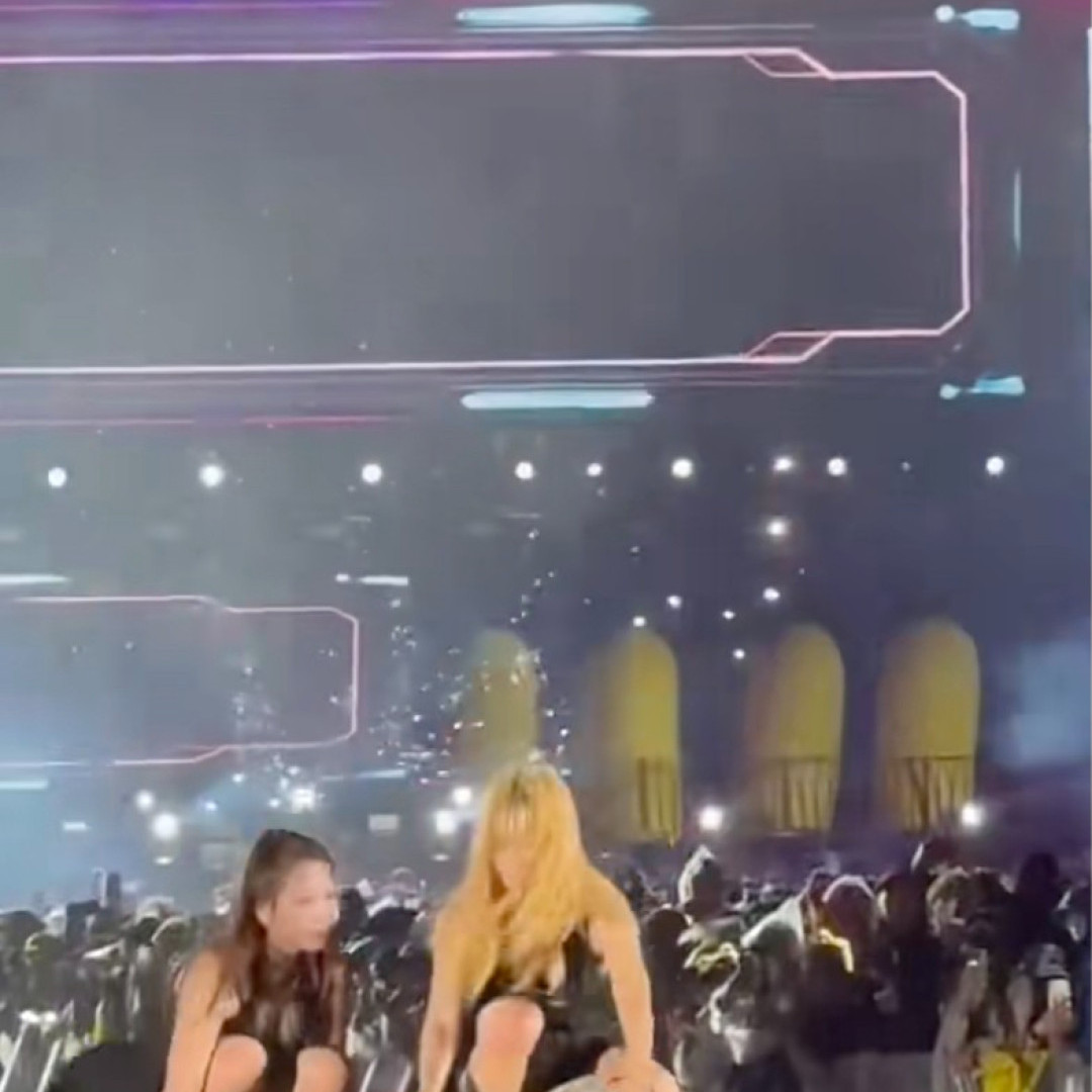 WATERBOMB澳門｜泫雅澳門舞台驚傳突然昏厥暈倒！熱舞中途倒地失去意識！保鑣衝上台急抱離場！