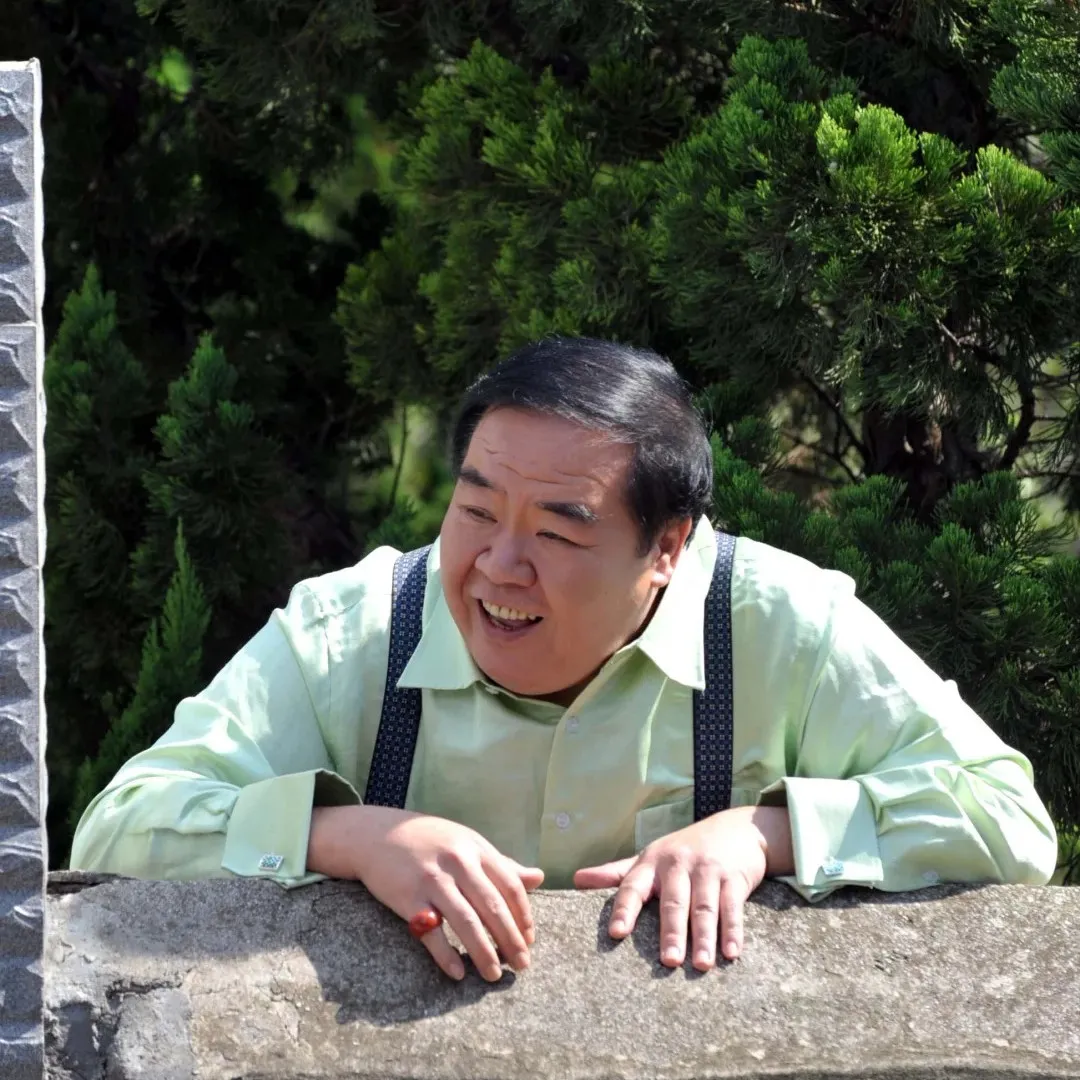 鄭則仕暴瘦一圈健康狀況令人擔憂！屢被傳死訊！與王晶女兒拍片澄清：我還在！