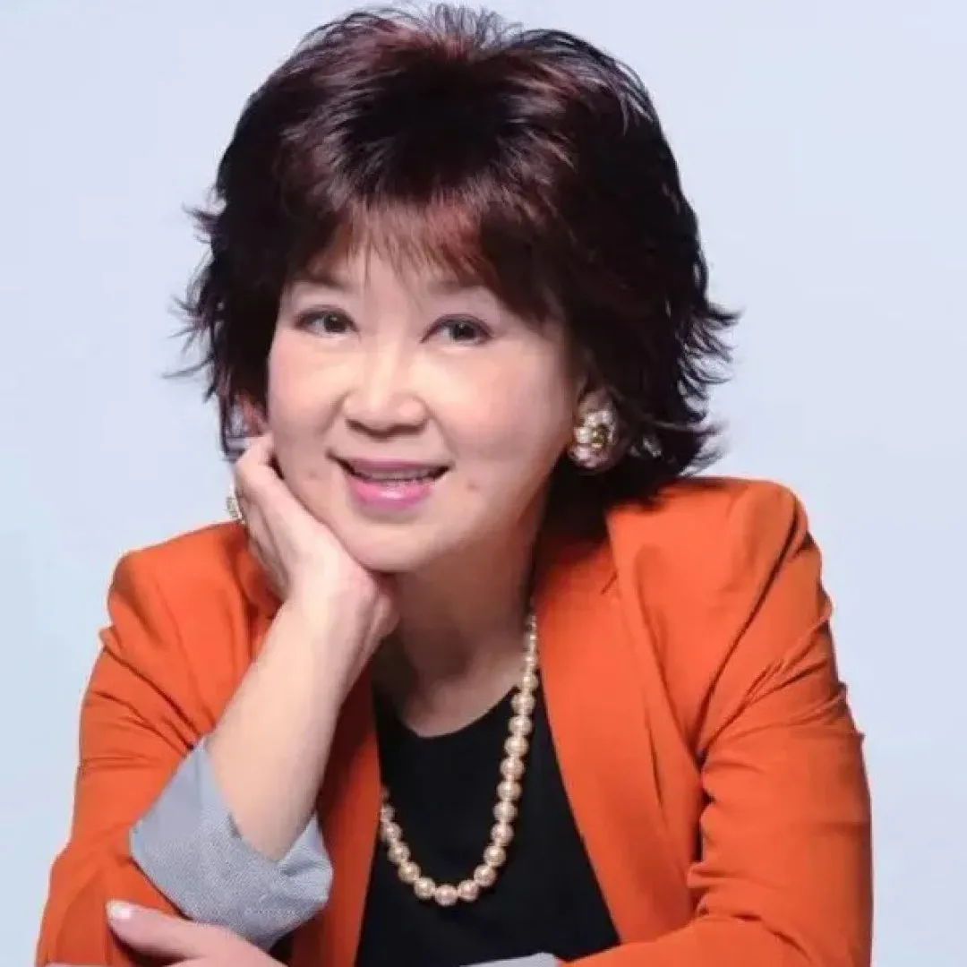 71歲朱咪咪回港澳登台突然暴瘦惹擔憂！ 兩年瘦10多磅竟自嘲似仙鶴？！