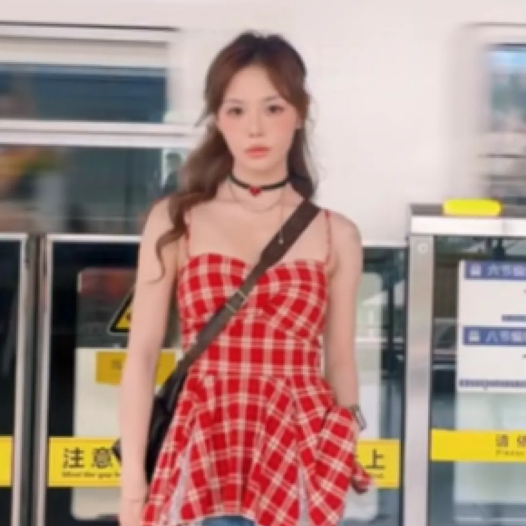 英皇小花梁壁熒竟為全運會太極劍銅牌得主？仙氣長相藏俐落好身手獲封「太極女神」！