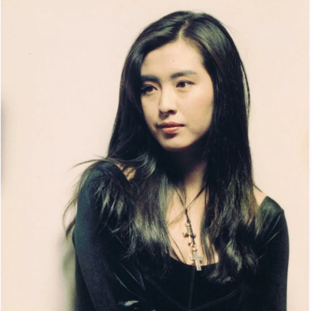 王祖賢開艾灸店被指出手低壓榨員工？！天價收費惹不滿？！網民平反：明星收得貴都正常！