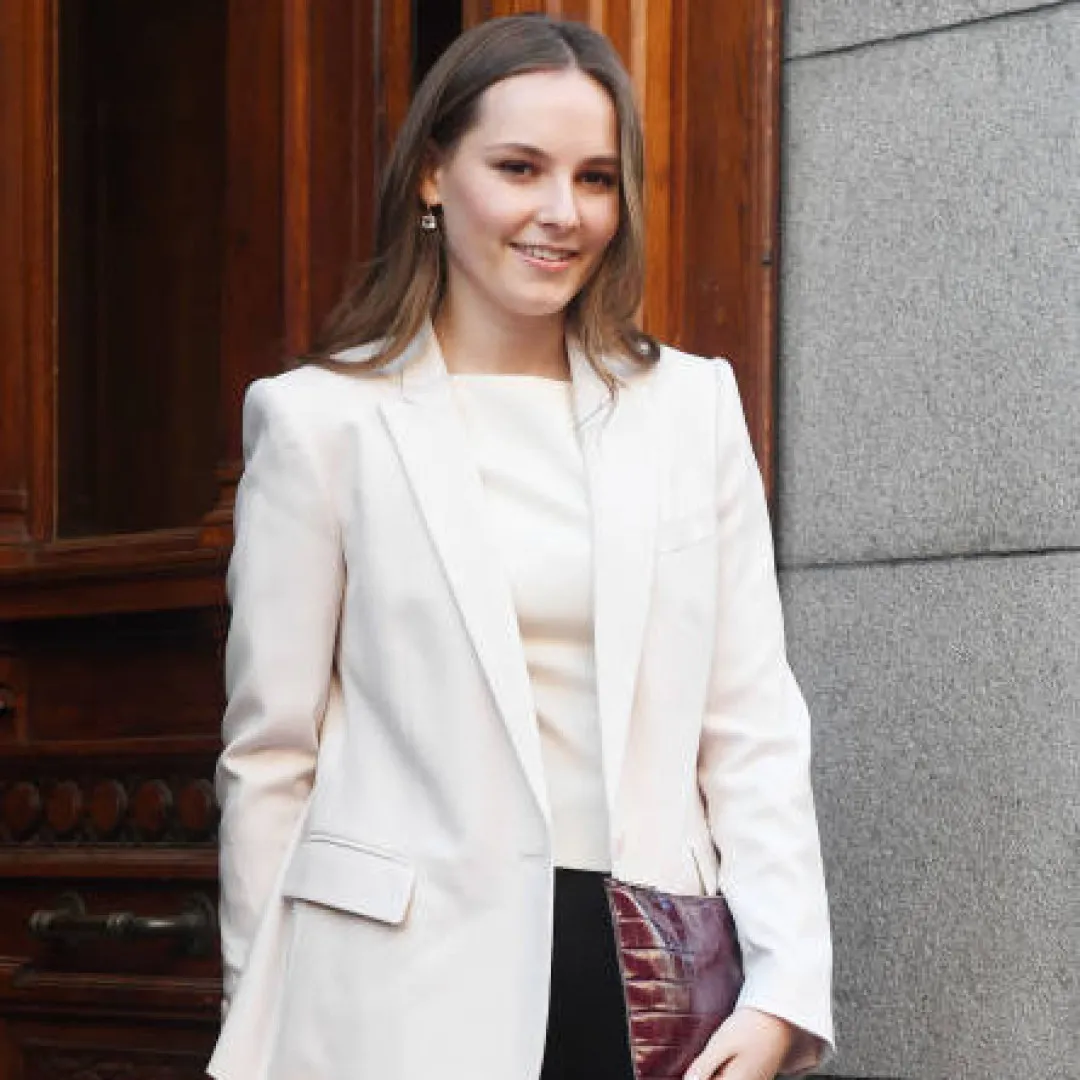 最型格未來挪威女王！20歲服兵役、成為衝浪冠軍、更熱愛跳傘！