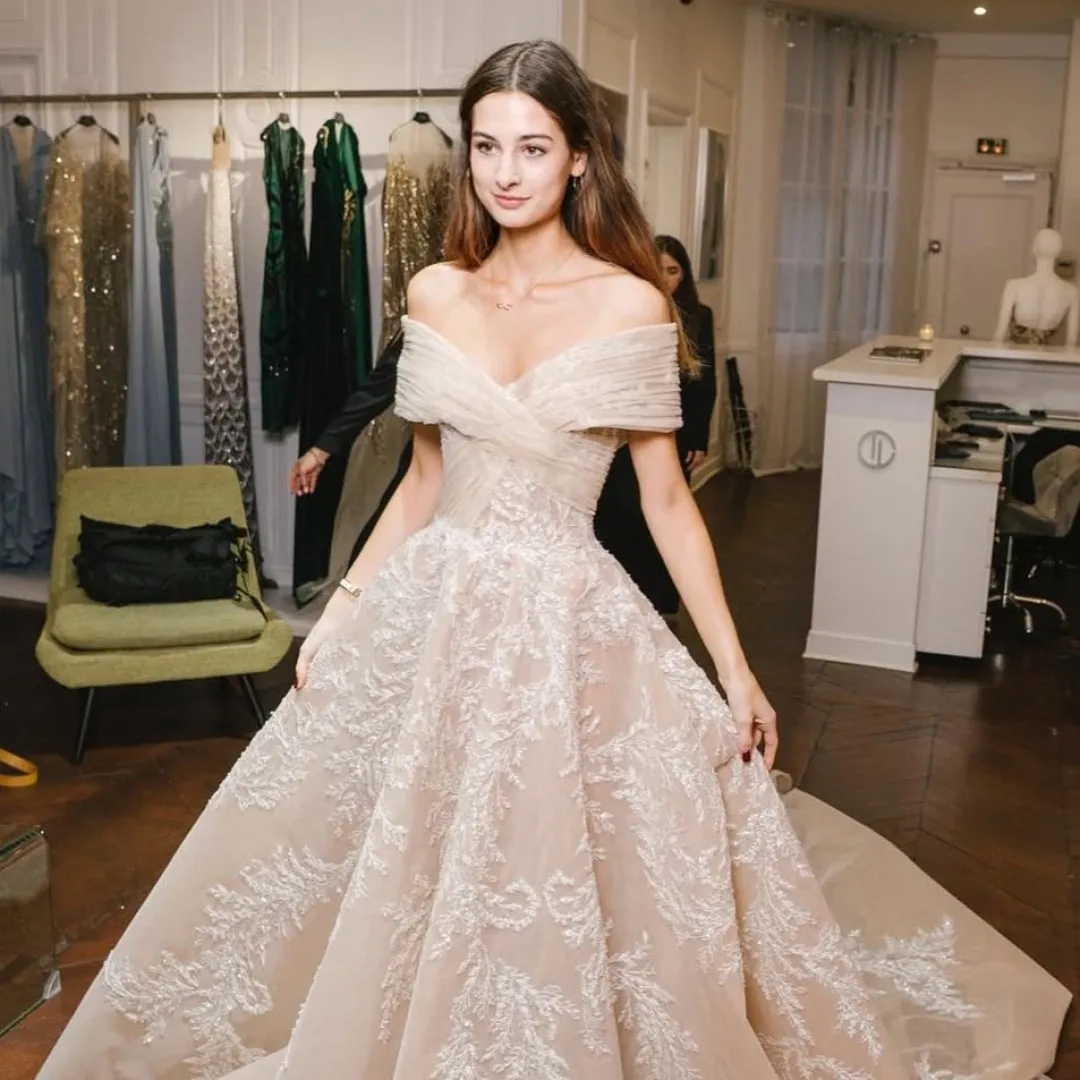 維多利亞後代驚艷巴黎名媛舞會！背負多個歐洲古老王朝血統貴族新星