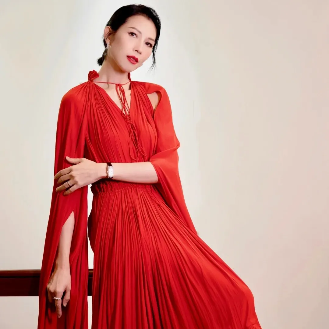 蔡少芬紅髮造型曝光美出新境界！零濾鏡美貌仿如從未老過震驚網民！