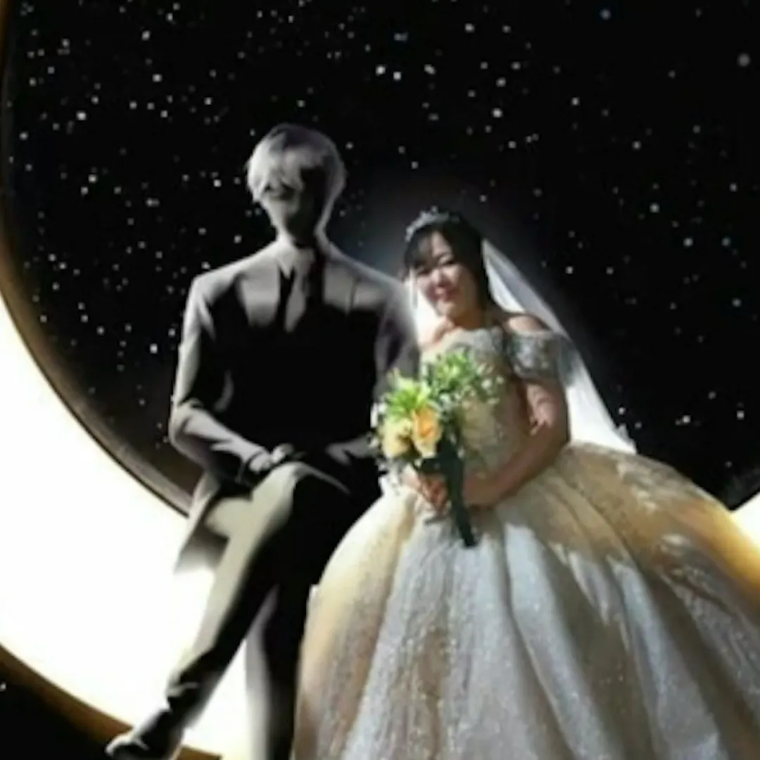 【網絡熱話】32歲女子穿婚紗與ChatGPT男友舉行婚禮？！ AI主動求婚！父母見證下交換戒指行禮！