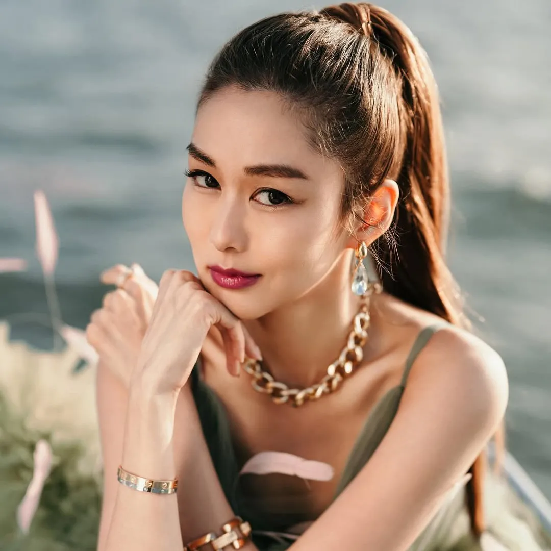 岑麗香被翻舊照再惹加工疑雲！親揭樣貌判若兩人真相！