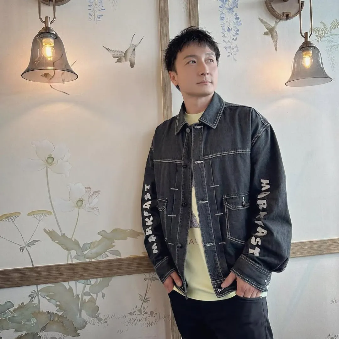 方力申晒太太孕照錫錫巨肚極溫馨！葉萱卸貨在即感性發文：望著大肚子很滿足！