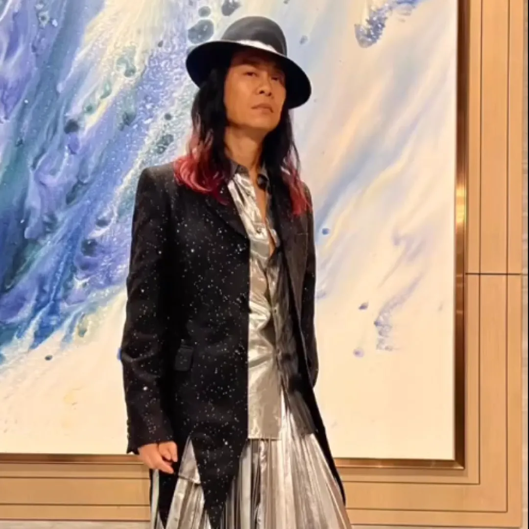 蔡一智送吻為30歲繼女慶生！ 兩父女相似度極高如親生引熱議！