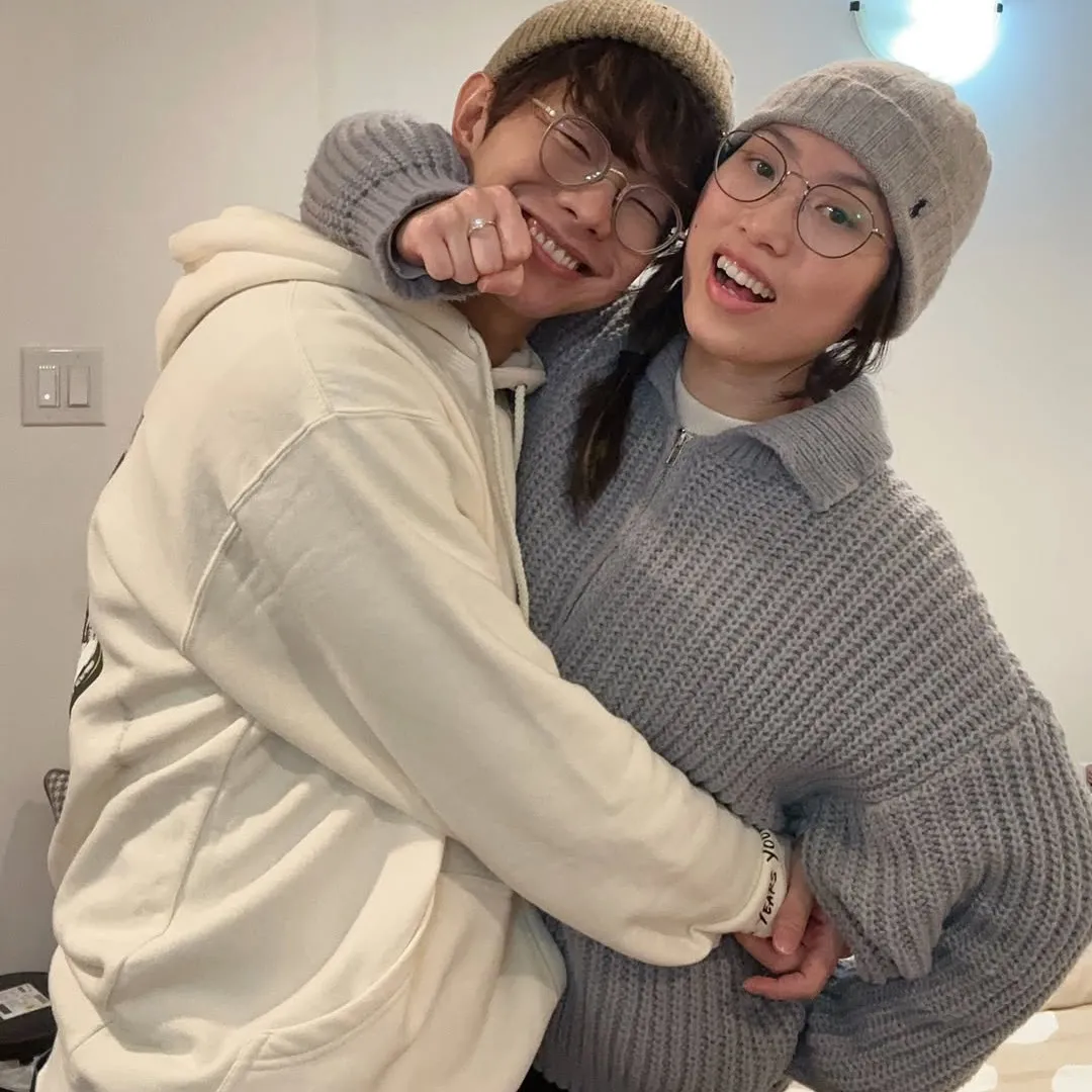 「小薯茄」程人富過大禮豪晒7對巨型龍鳳鈪！豪華排場全枱金器珠寶超誇張！