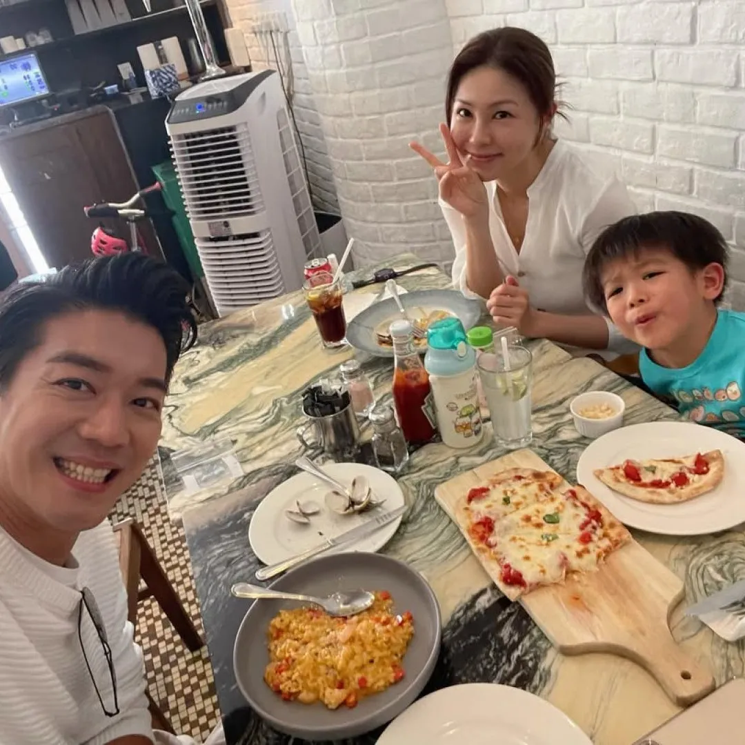 黎諾懿兩子四手聯彈展現超凡才能！8歲大仔考獲8級鋼琴被封「音樂神童」！