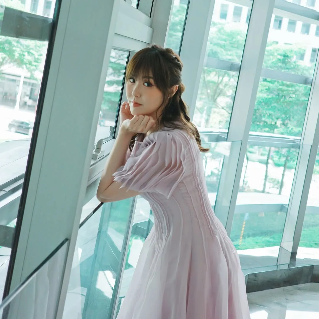 劉佩玥登台獻唱樣子猙獰嚇窒網民？！本尊回應自認「唱歌bb班」表現未如理想 ！