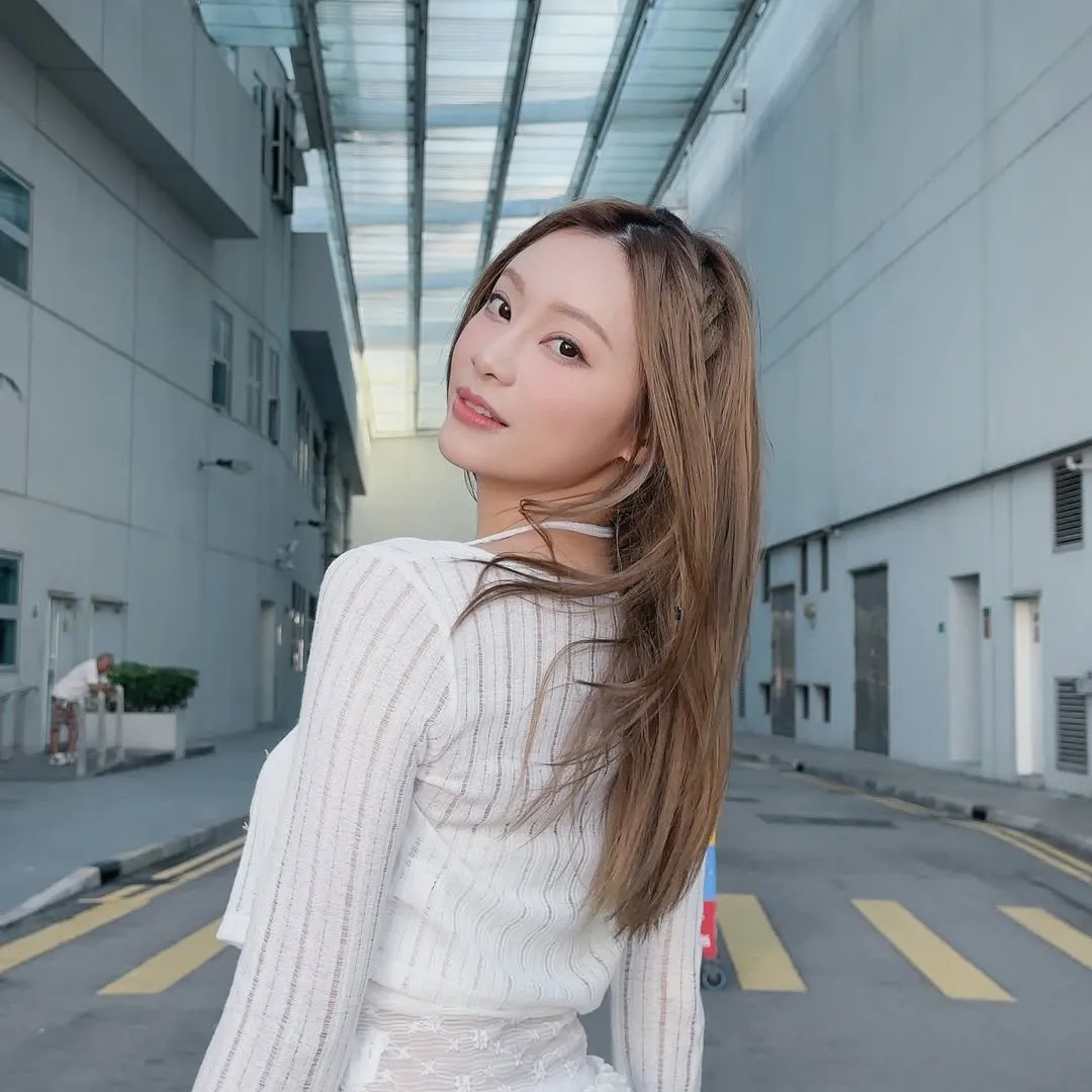 葉蒨文被批臉圓身材大走樣？！發長文貼雙下巴照反擊惡意評價！坦言：唔使太在意！