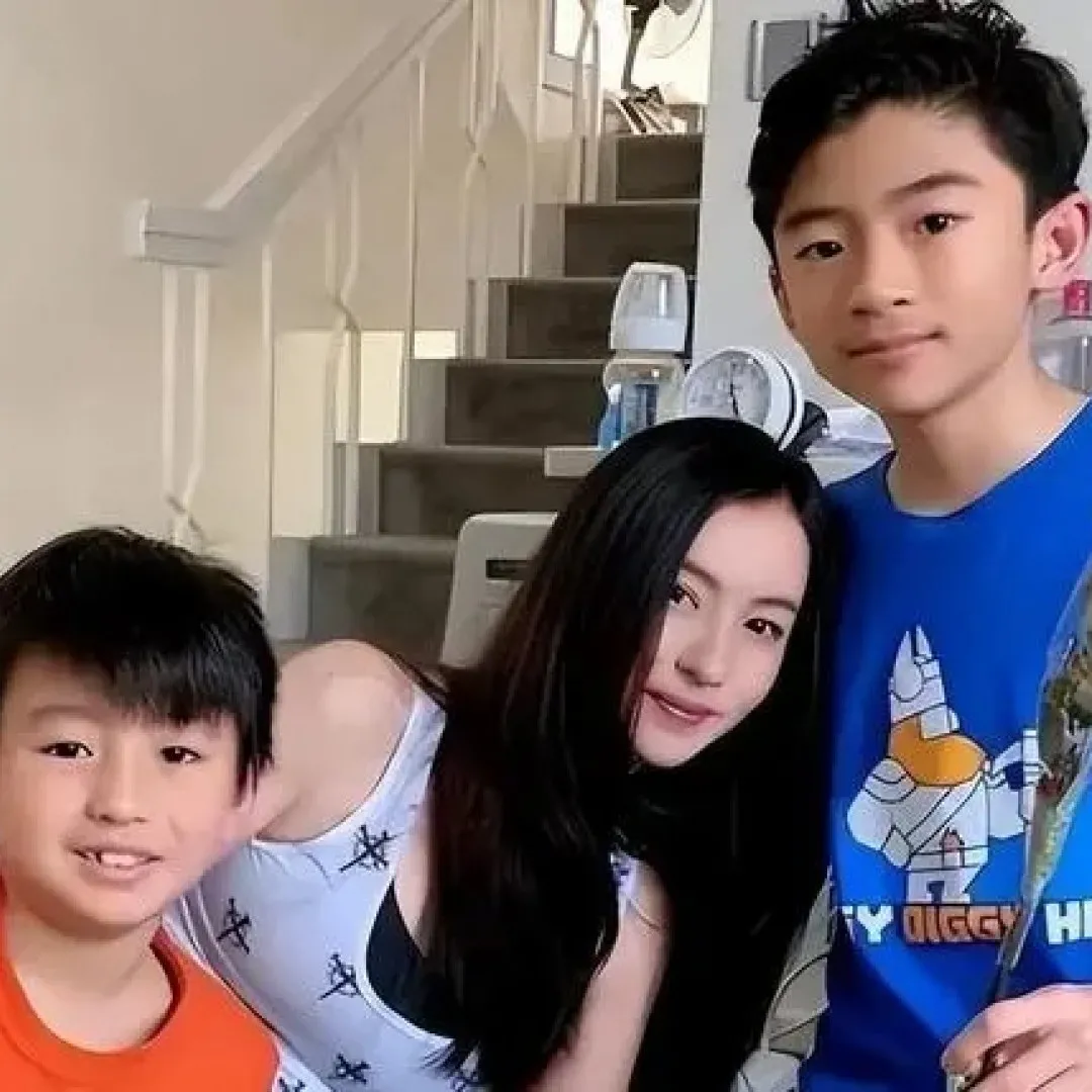 張柏芝兒子顏值達男神級星味大爆發！7字回應會否允許入娛樂圈發展！