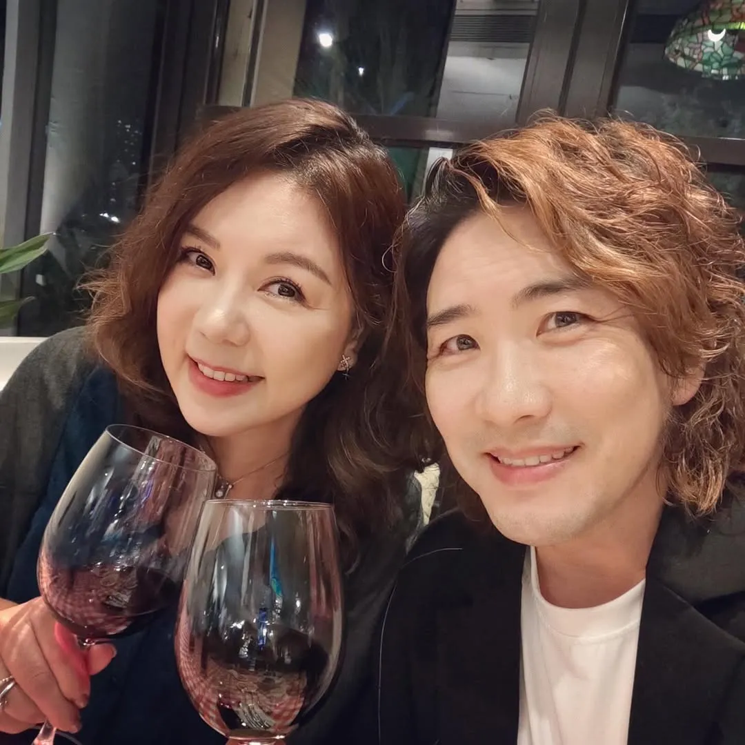 劉美娟17歲愛女愈大愈靚似足餅印！捱過「失語症」奪獎學金成就非凡！