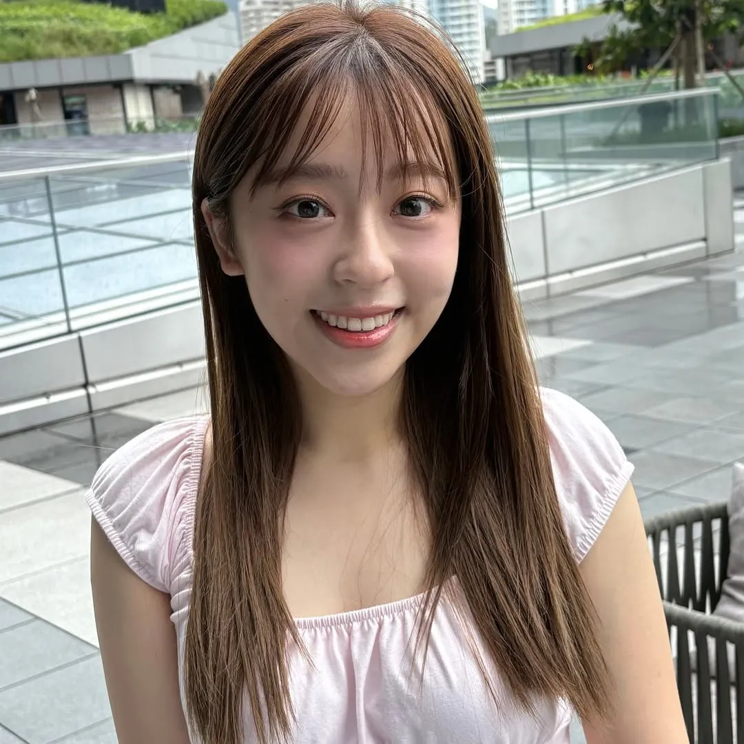 Edan妹妹拍造型照竟惹哥哥不滿？美貌直逼港姐級別！網民認錯：第一眼以為馮盈盈！