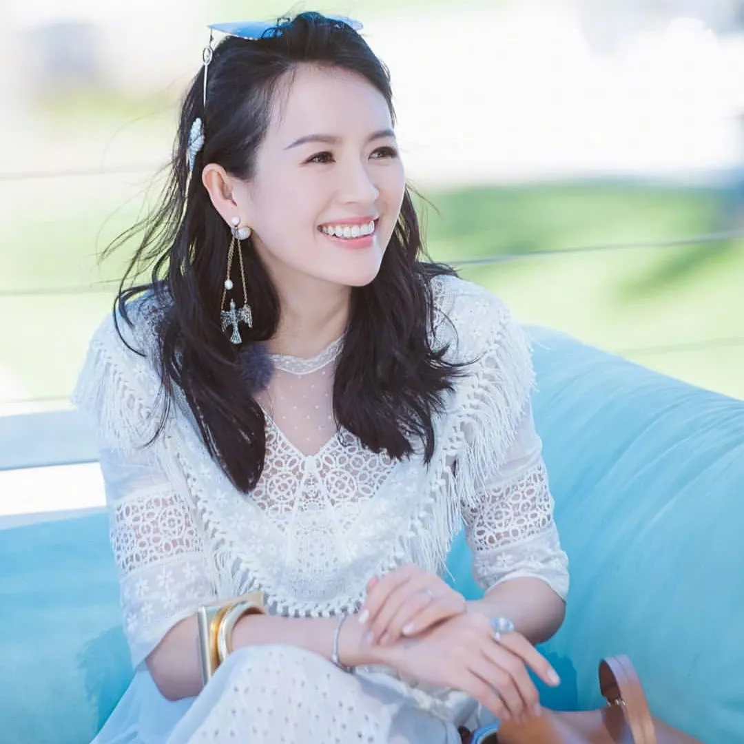 章子怡囡囡近照曝光五官標誌滲出少女味！10歲出書升呢做才女！