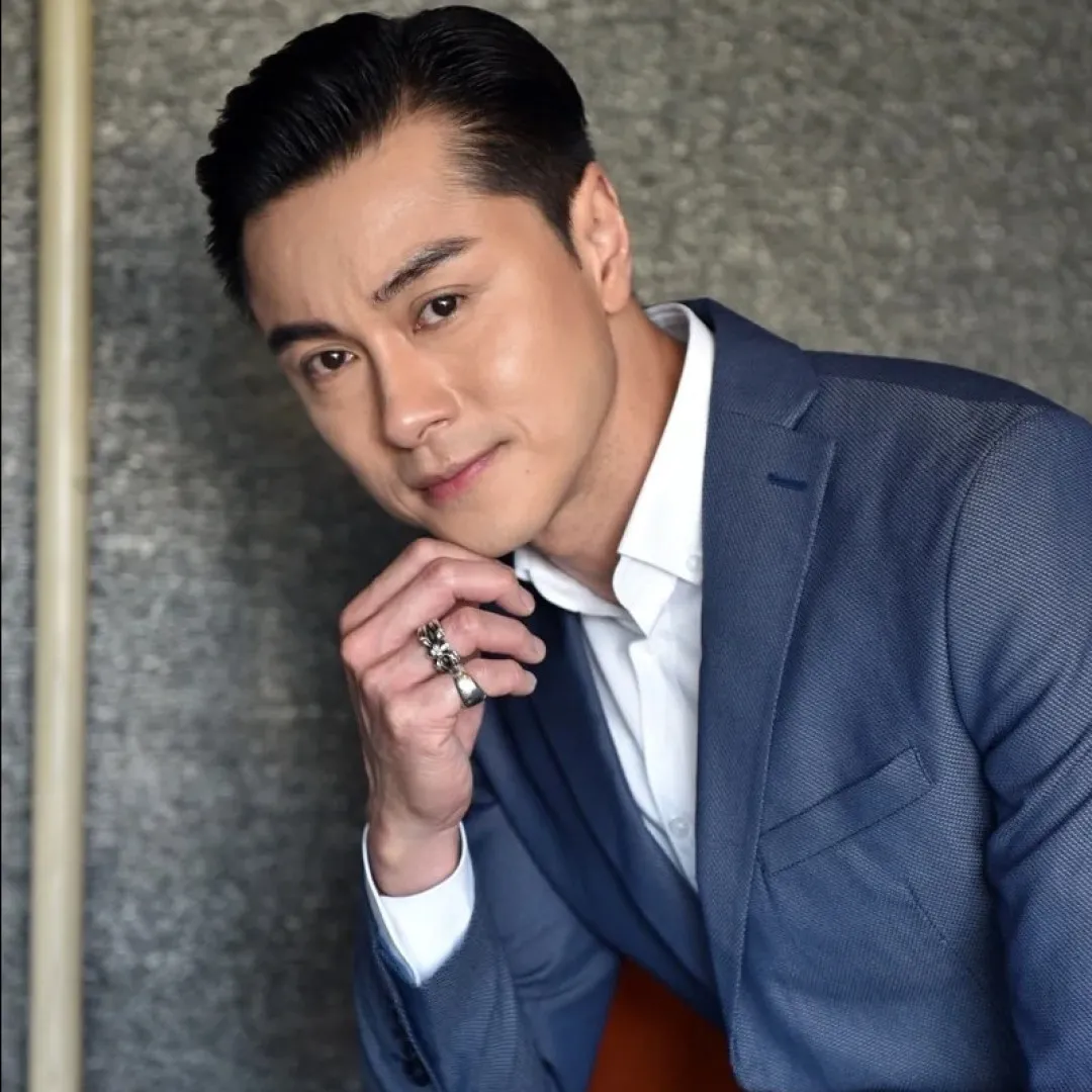 黃浩然遊日被捕獲樣貌十年如一日！14歲大仔暴風成長眉清目秀！網民：似足兄弟！