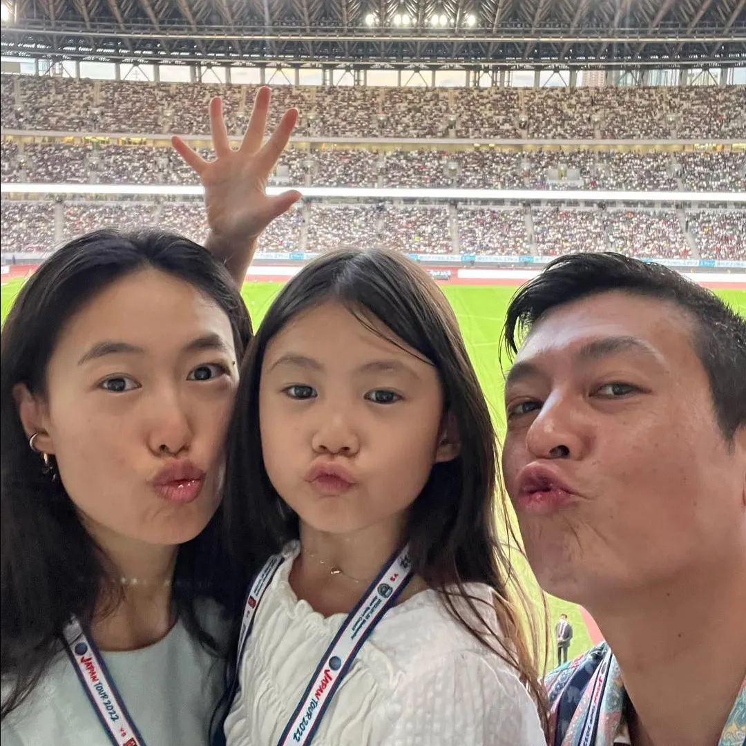 陳冠希囡囡近況曝光靚樣激似超模媽媽！暴風成長擁九頭身黃金比例！