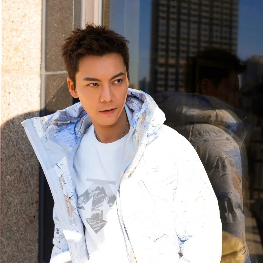 陳偉霆突然暴瘦雙頰凹陷相貌驟變？！身體兩部位現變化惹健康隱憂！