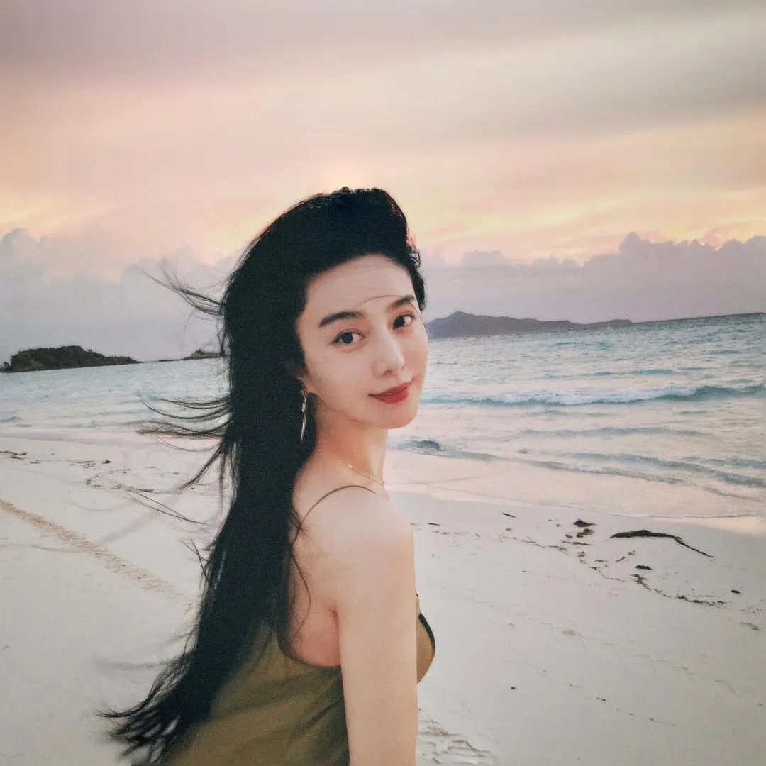 范冰冰75歲爸爸濃密黑髮超年輕顛覆年齡！逆天顏值震撼網民：似女兒男友！