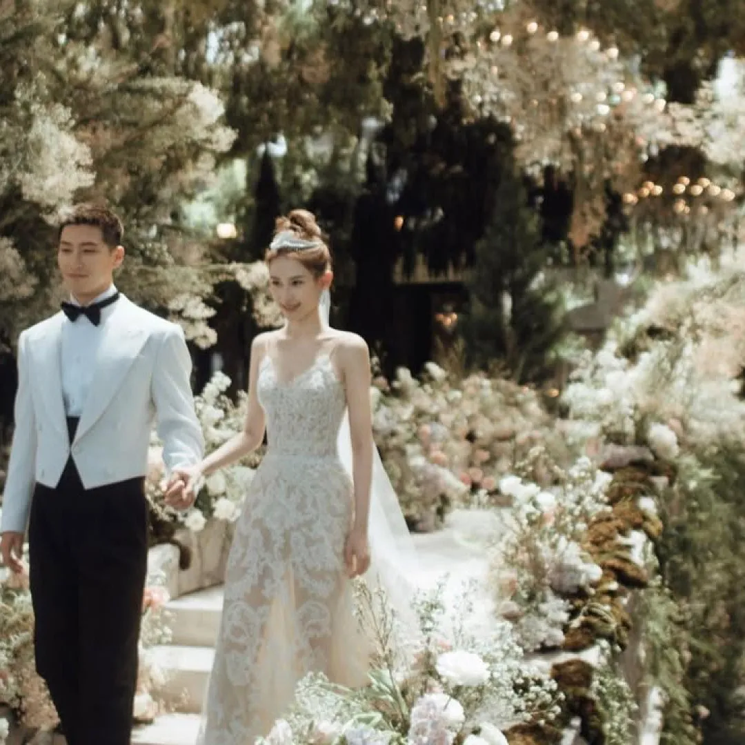 何超蓮竇驍婚變傳聞後首合體出席活動！私下恩愛互動曝光！久違公開放閃力證感情依然！