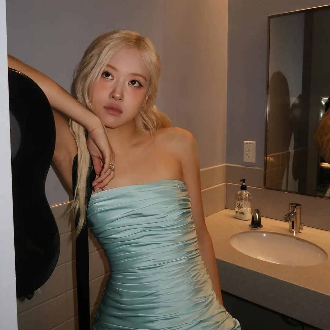 BLACKPINK Rosé極罕公開感情現況！曾扮阿婆與男友約會！慘被前任情緒操控！